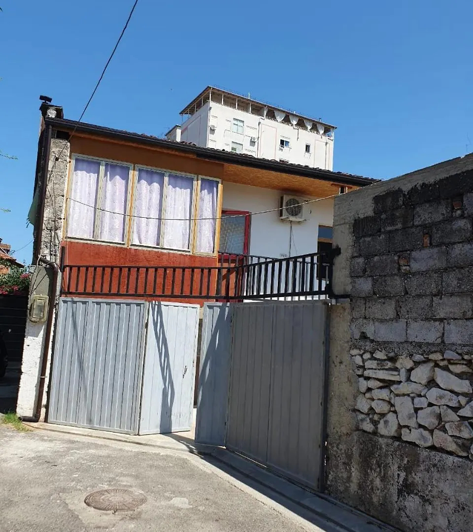 ゲストハウス Nazmir'S Guesthouse Shkodër アルバニア
